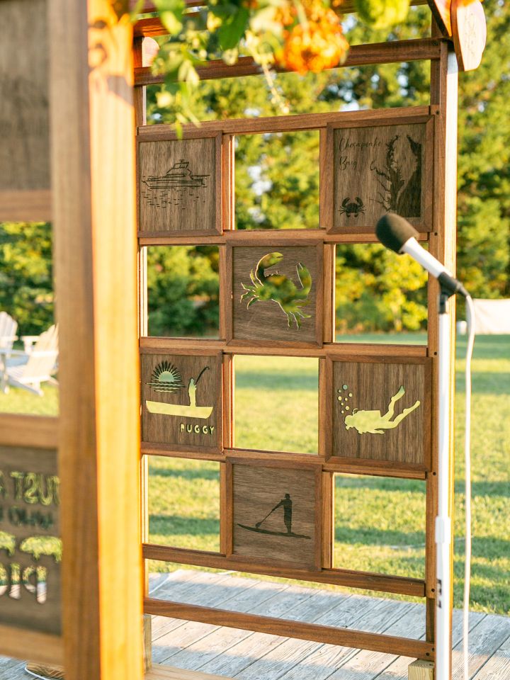 Close up of wood panels in a wedding arch with 